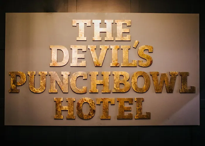 The Devil\'S Punchbowl Hotel