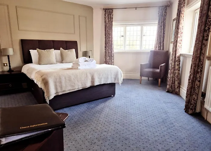 The Devil\'S Punchbowl Hotel